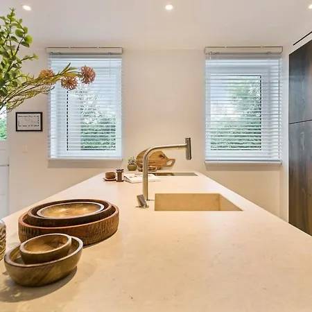 Huswell - Luxurious In With Sauna